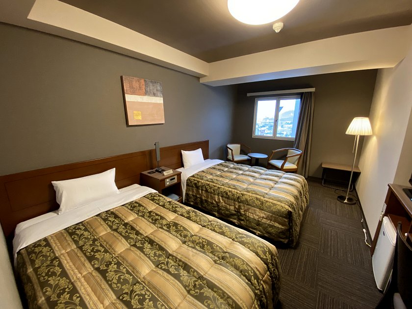 JW20_Pro_C_05 The decor is tired, but it's clean and reasonably comfortable