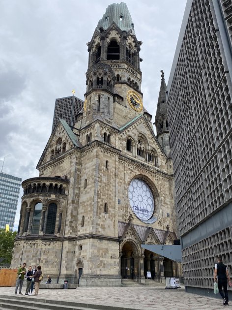 20Berlin1_A_05 The damaged steeple was left in place to remind people of the horrors of war