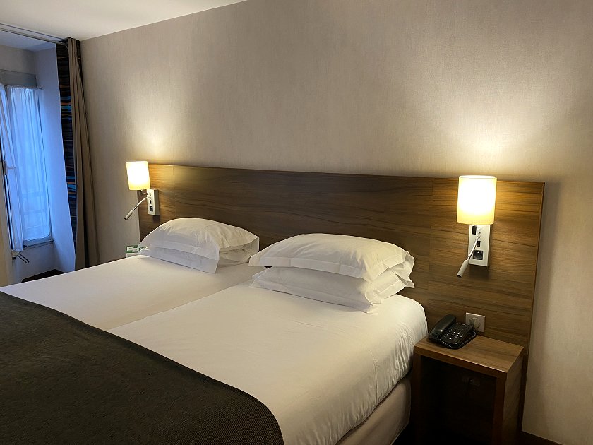 Room 408, Holiday Inn Paris Montmartre