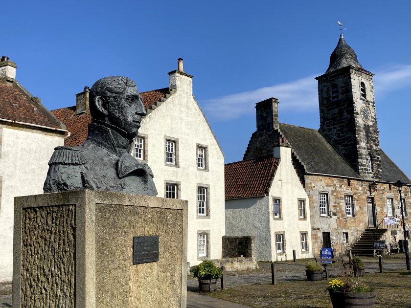 Town House Square with Admiral Cochrane statue
