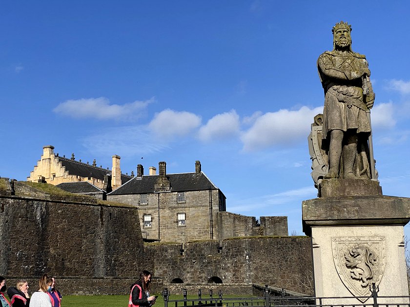 Robert the Bruce statue at the castle entrance
