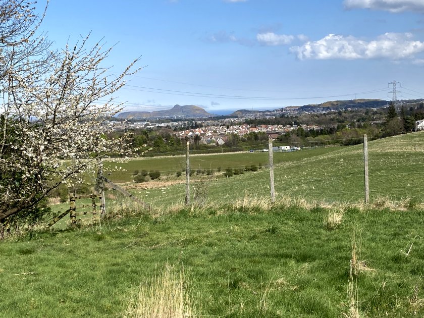 This more easterly view has Arthur's seat, Blackford Hill and the Braid Hills