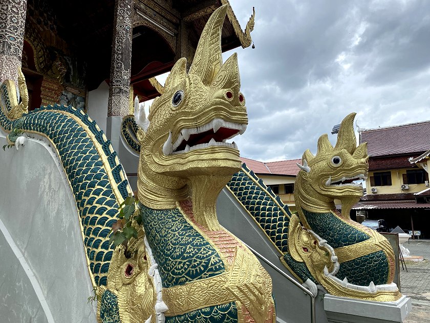 We're now at Wat Tung Yu, with its striking green-and-gold dragons