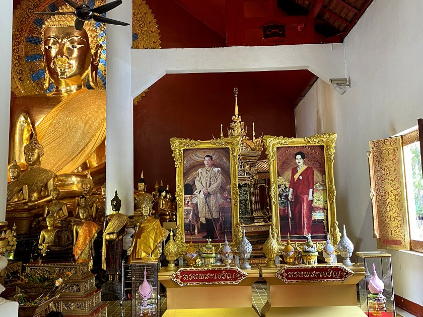 Phra Singh Buddha and royal shrine