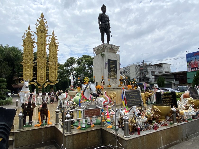 Monument to King Mangrai, founder of the city